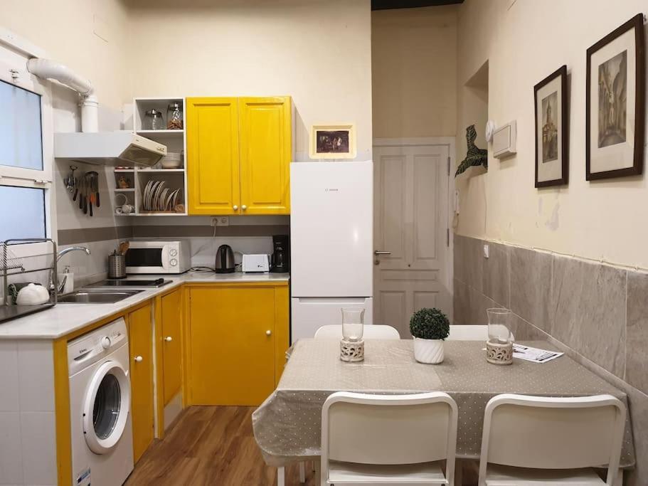 Apartament Imperial Center Seville New Management Since April Exterior foto